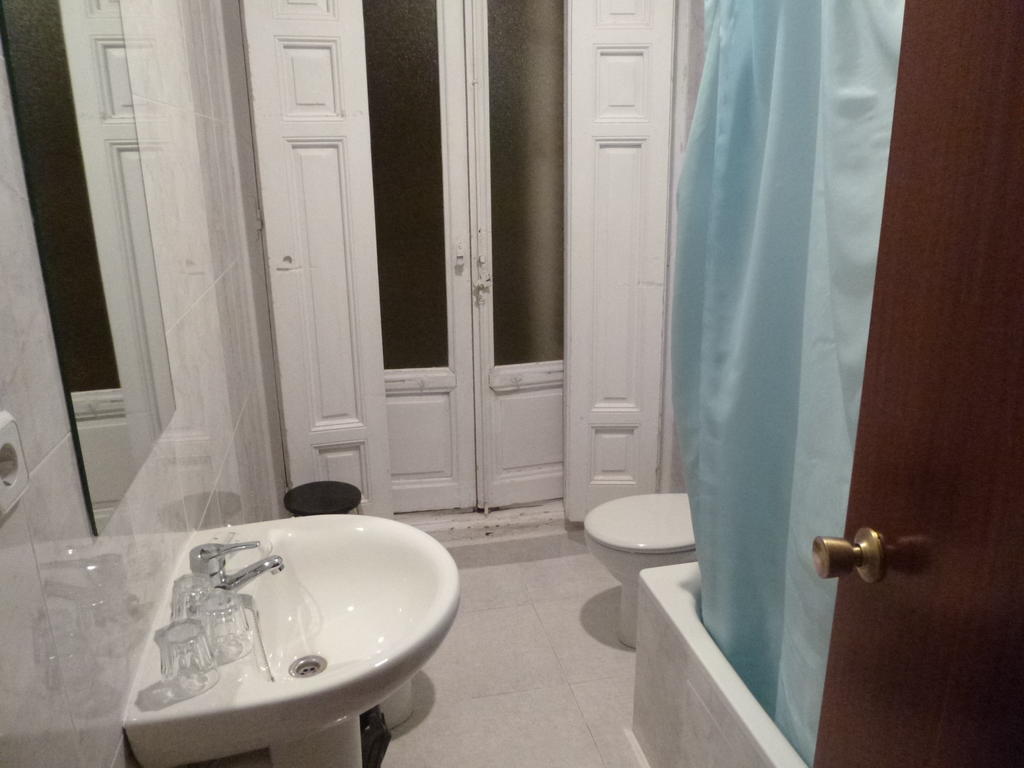 Hostal Americano Madrid Room photo