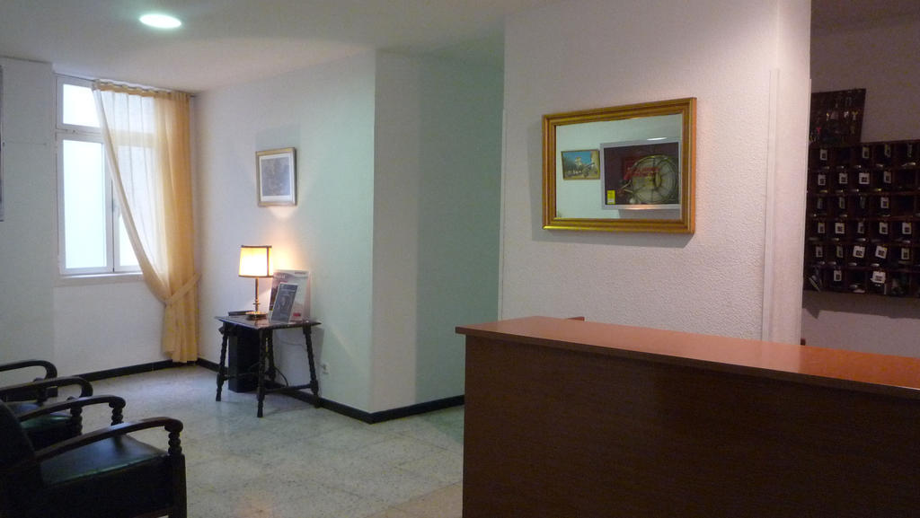 Hostal Americano Madrid Exterior photo